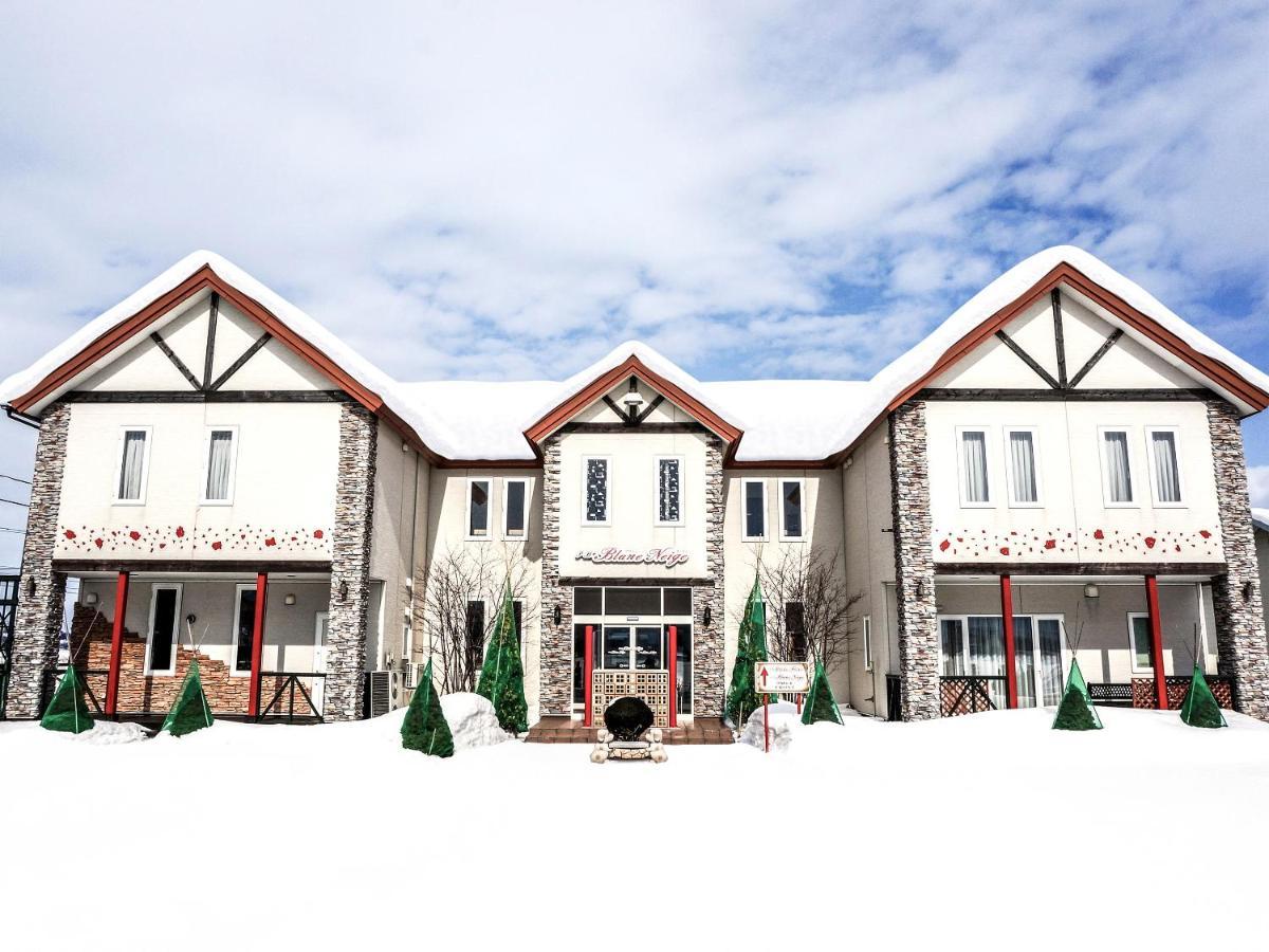 Petit Hotel Blaneneige Nakafurano Esterno foto
