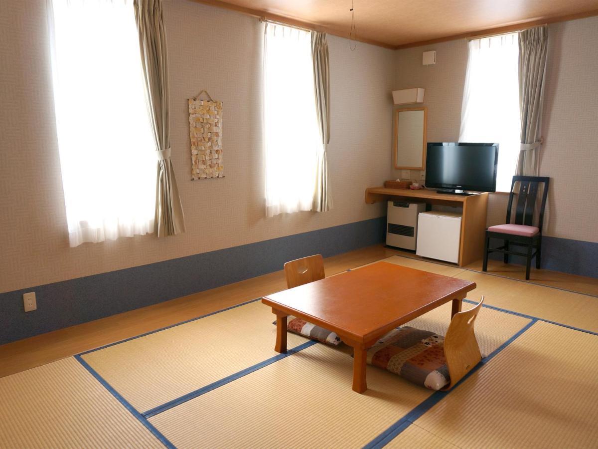 Petit Hotel Blaneneige Nakafurano Esterno foto